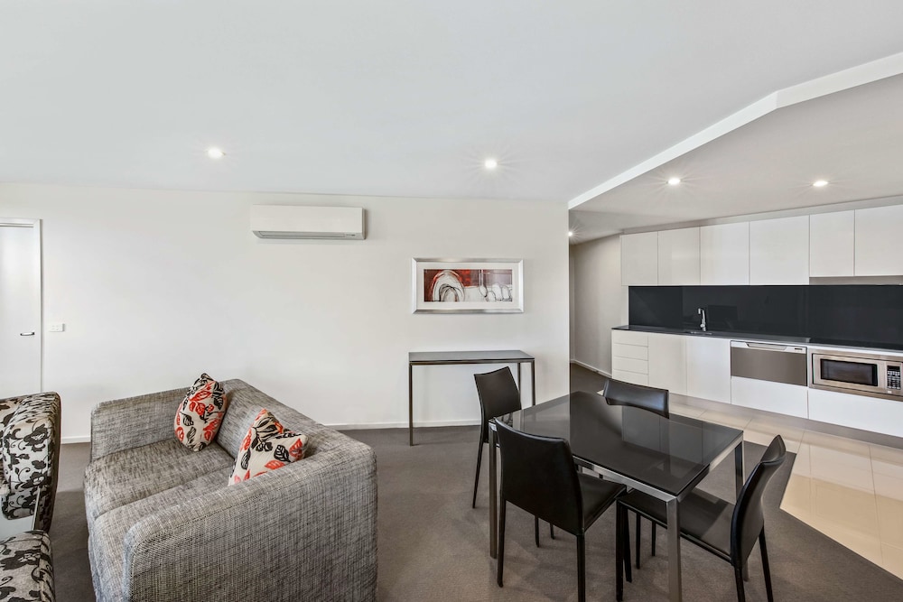 adina serviced apartments canberra dickson
