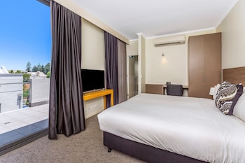 new haus by hougoumont hotel