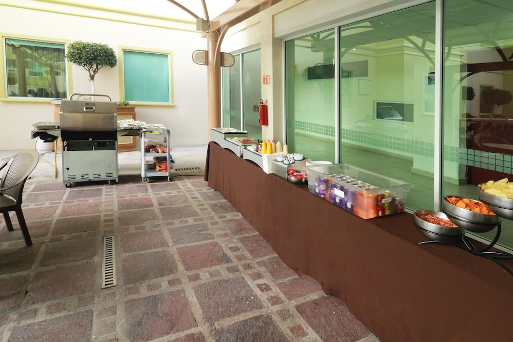 staybridge suites queretaro by ihg