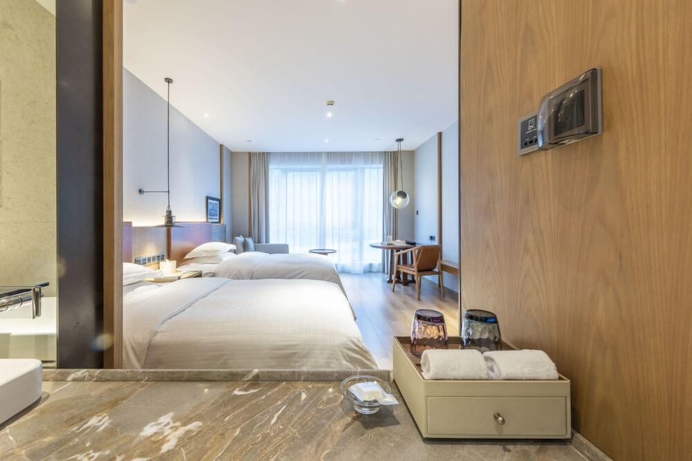 voco thousand island lake by ihg