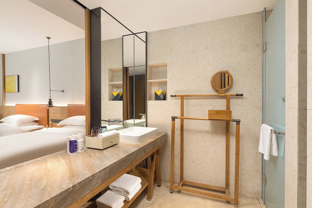 voco thousand island lake by ihg