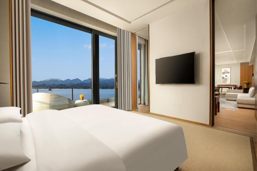 voco thousand island lake by ihg