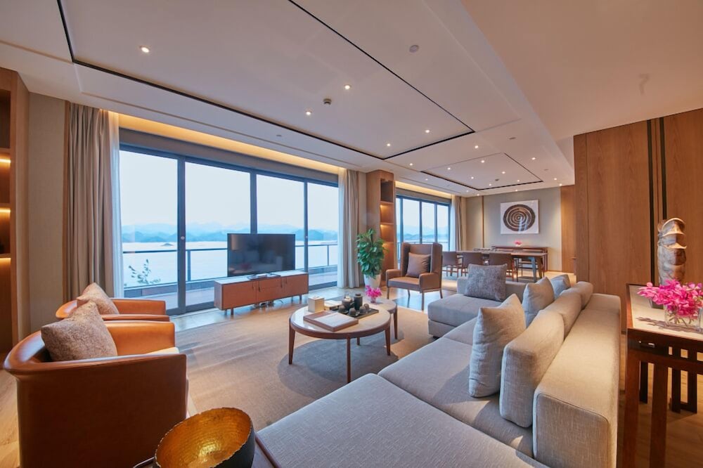 voco thousand island lake by ihg