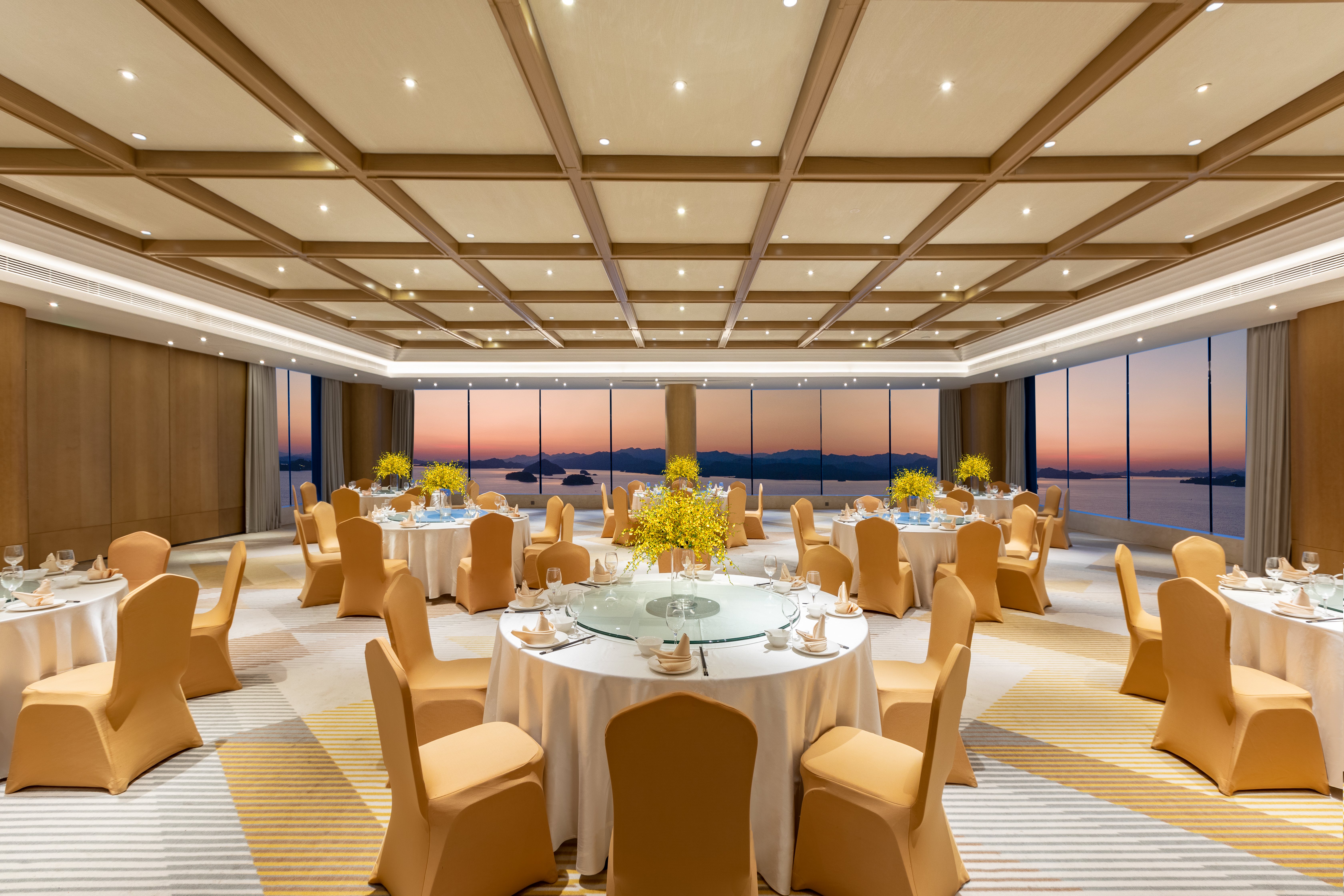 voco thousand island lake by ihg