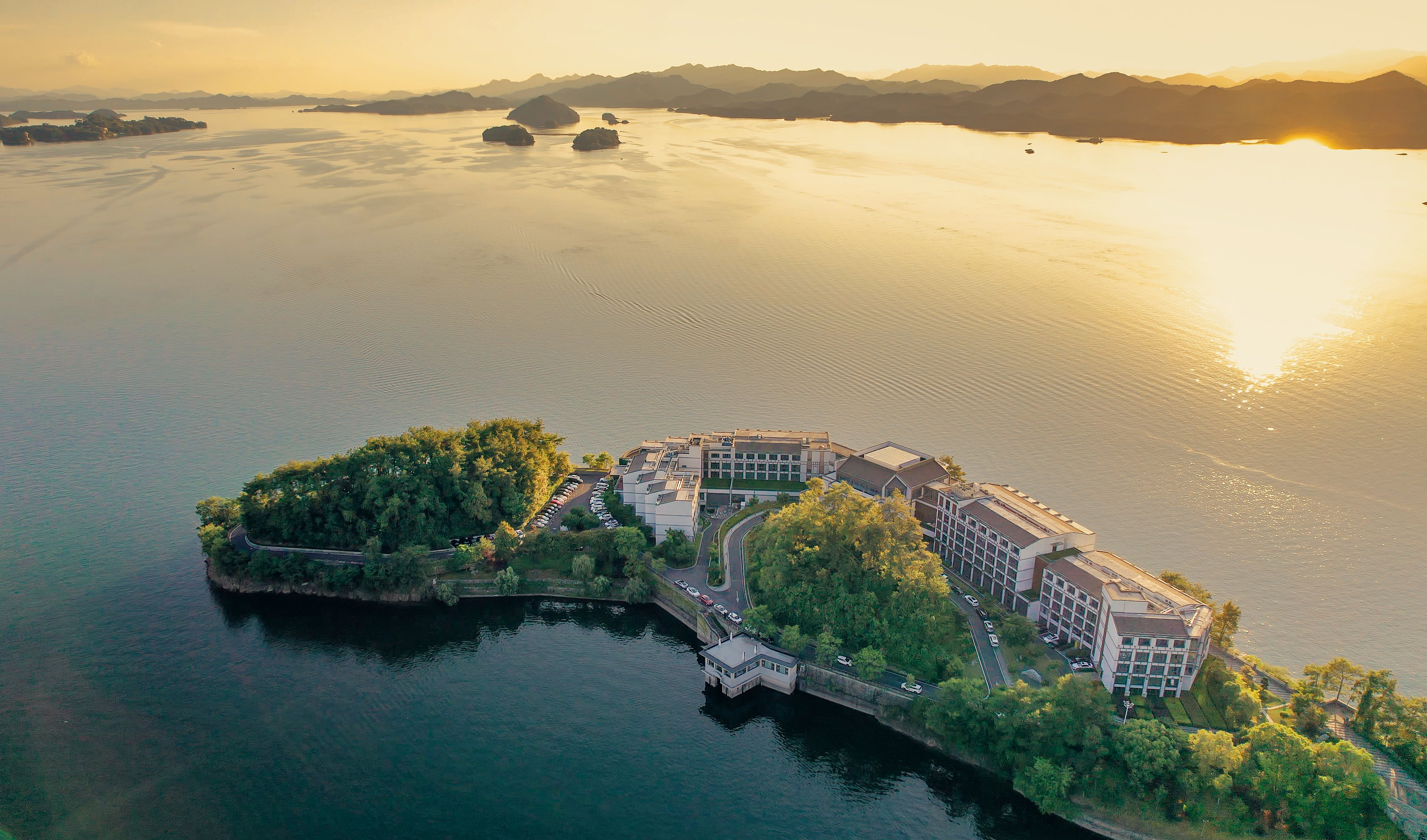 voco thousand island lake by ihg