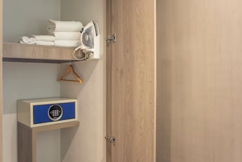 holiday inn express guadalajara expo