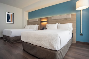 holiday inn express guadalajara expo