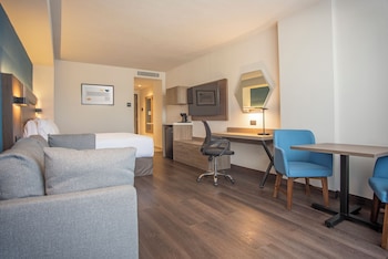 holiday inn express guadalajara expo