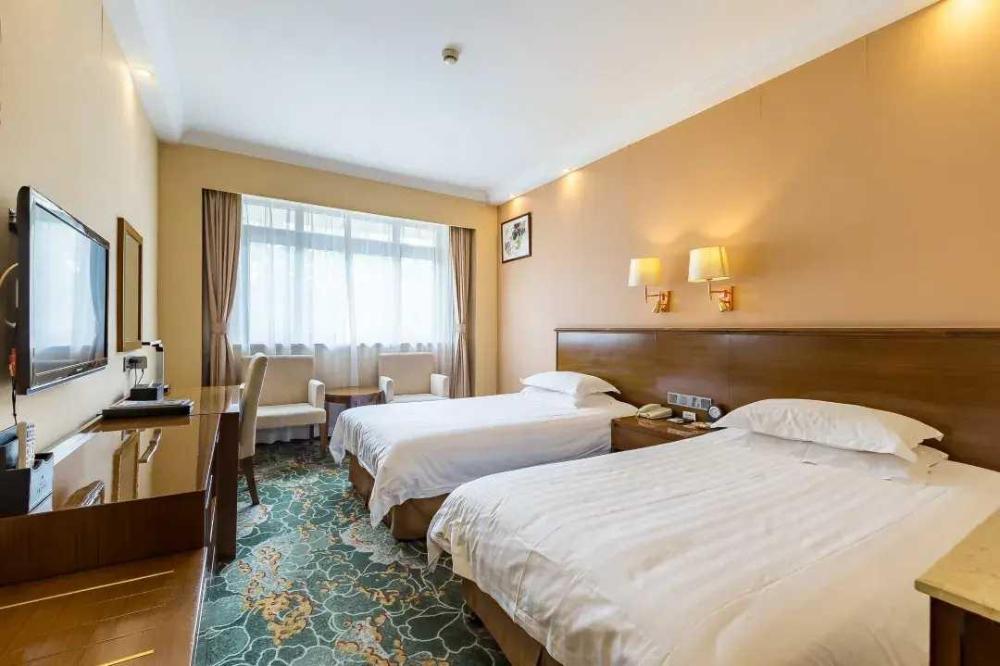 hongqiao yunfeng hotel