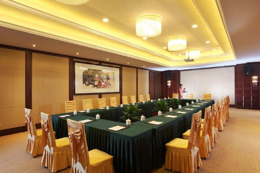 hongqiao yunfeng hotel