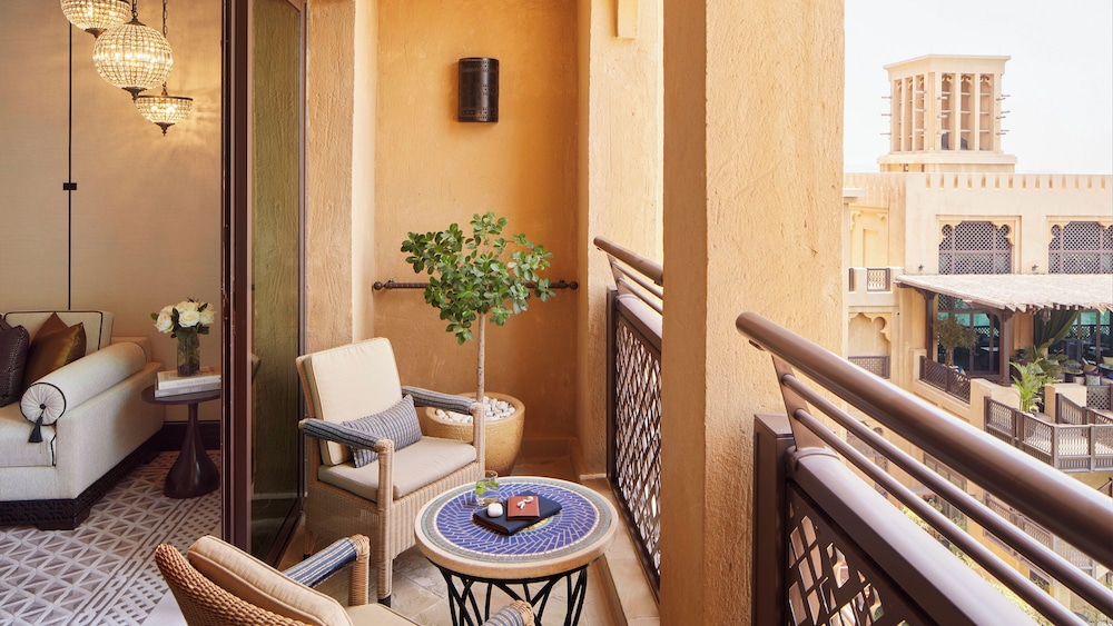 jumeirah mina al salam