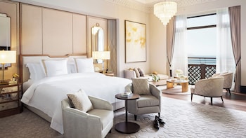 jumeirah mina al salam