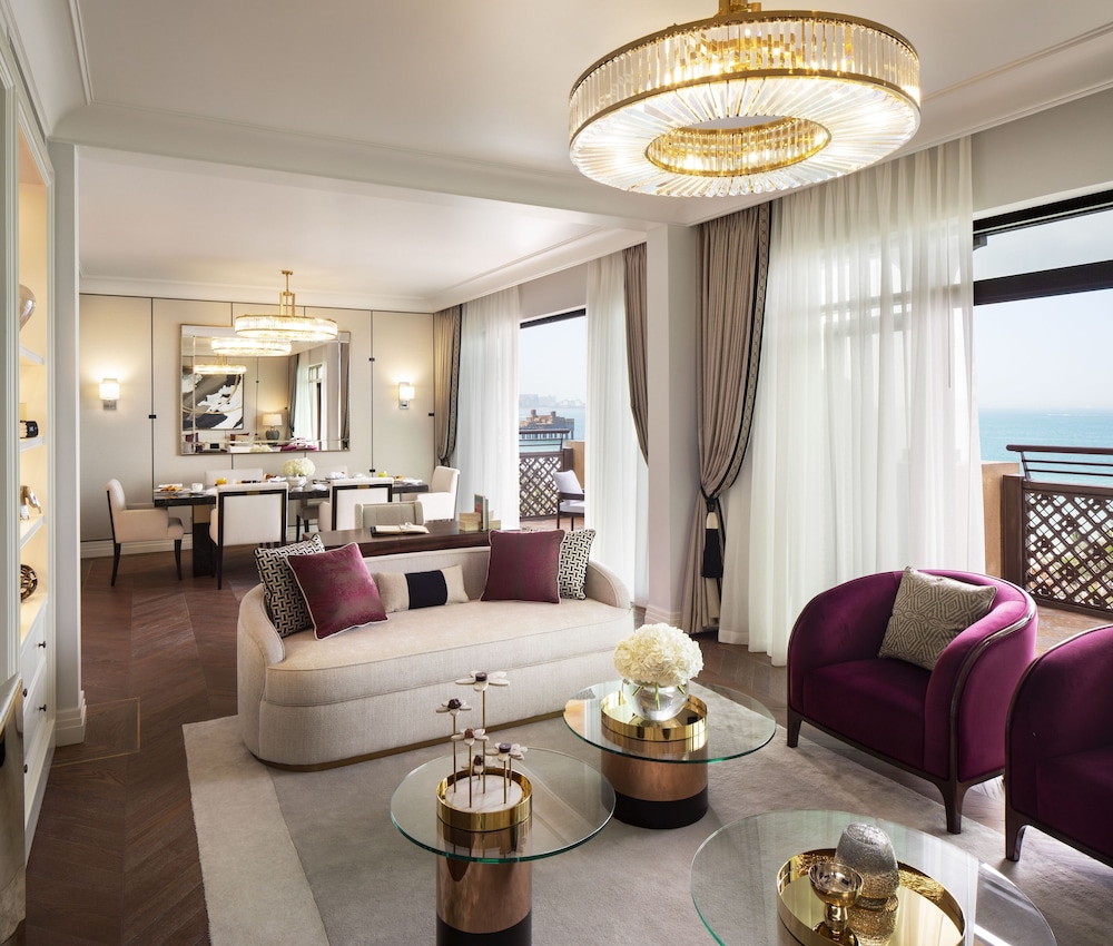 jumeirah mina al salam