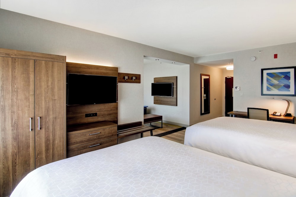holiday inn express and suites toronto markham