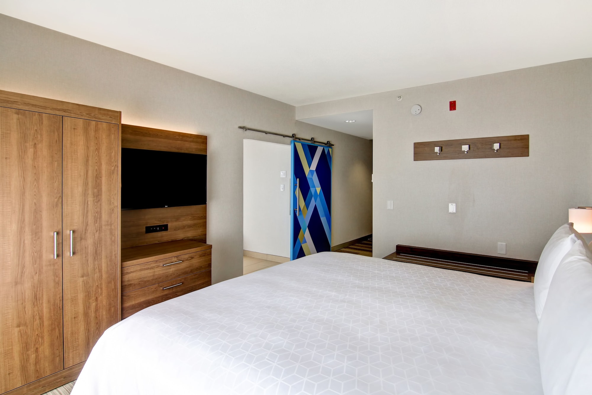 holiday inn express and suites toronto markham