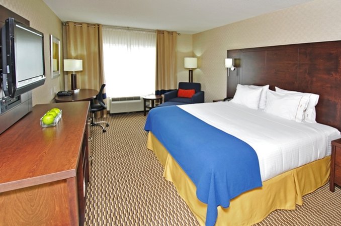 holiday inn express and suites toronto markham