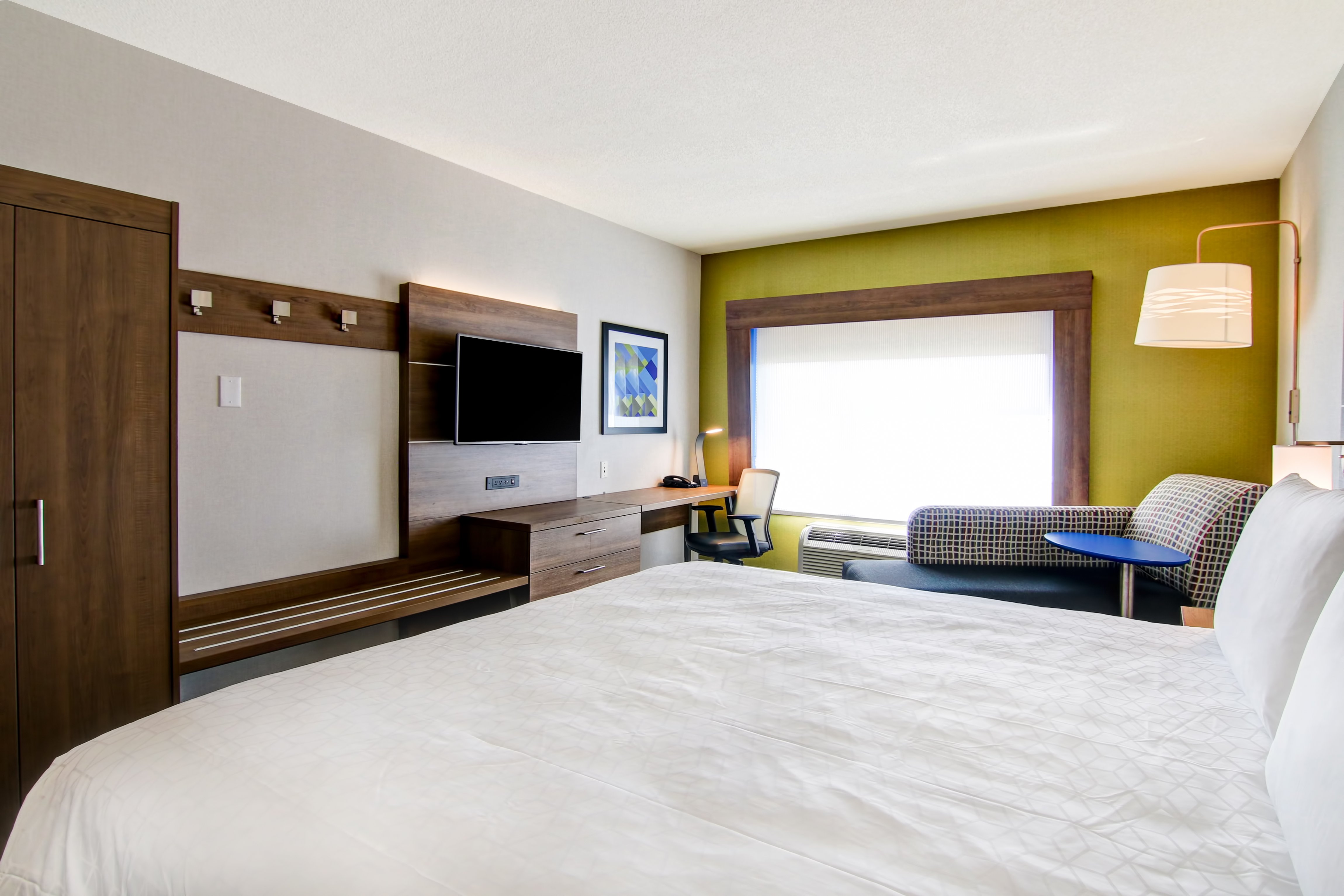 holiday inn express and suites toronto markham