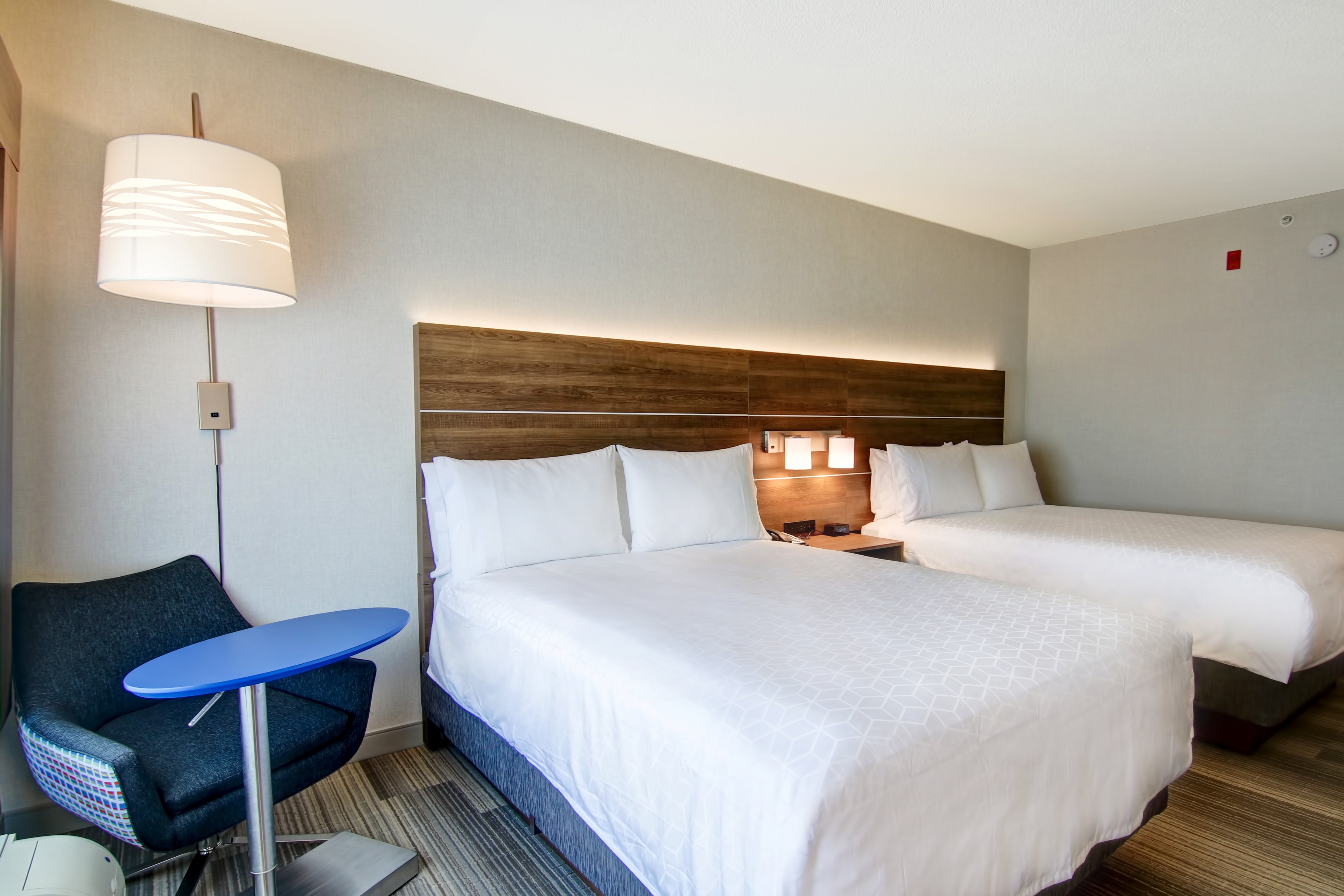 holiday inn express and suites toronto markham