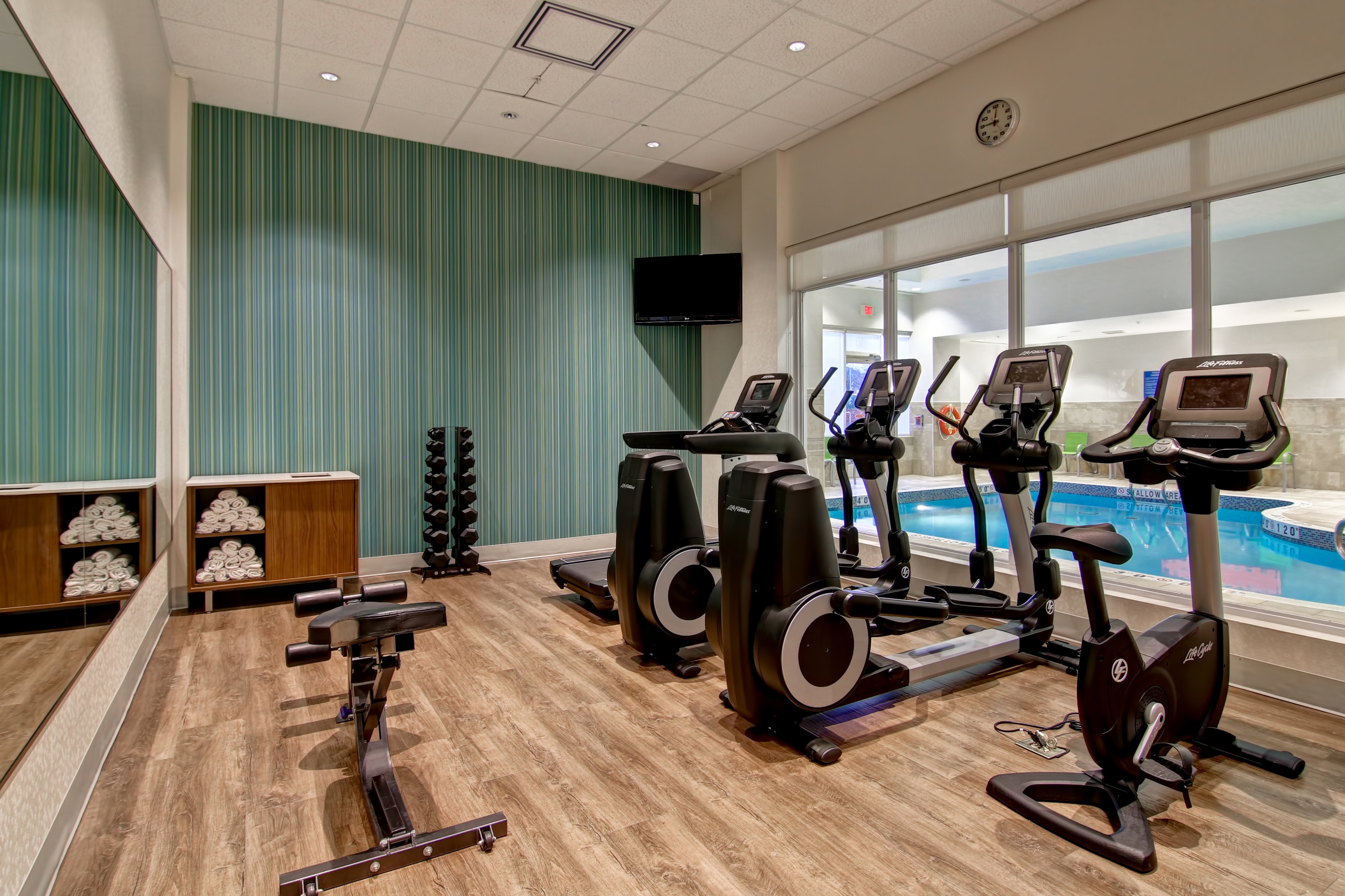 holiday inn express and suites toronto markham