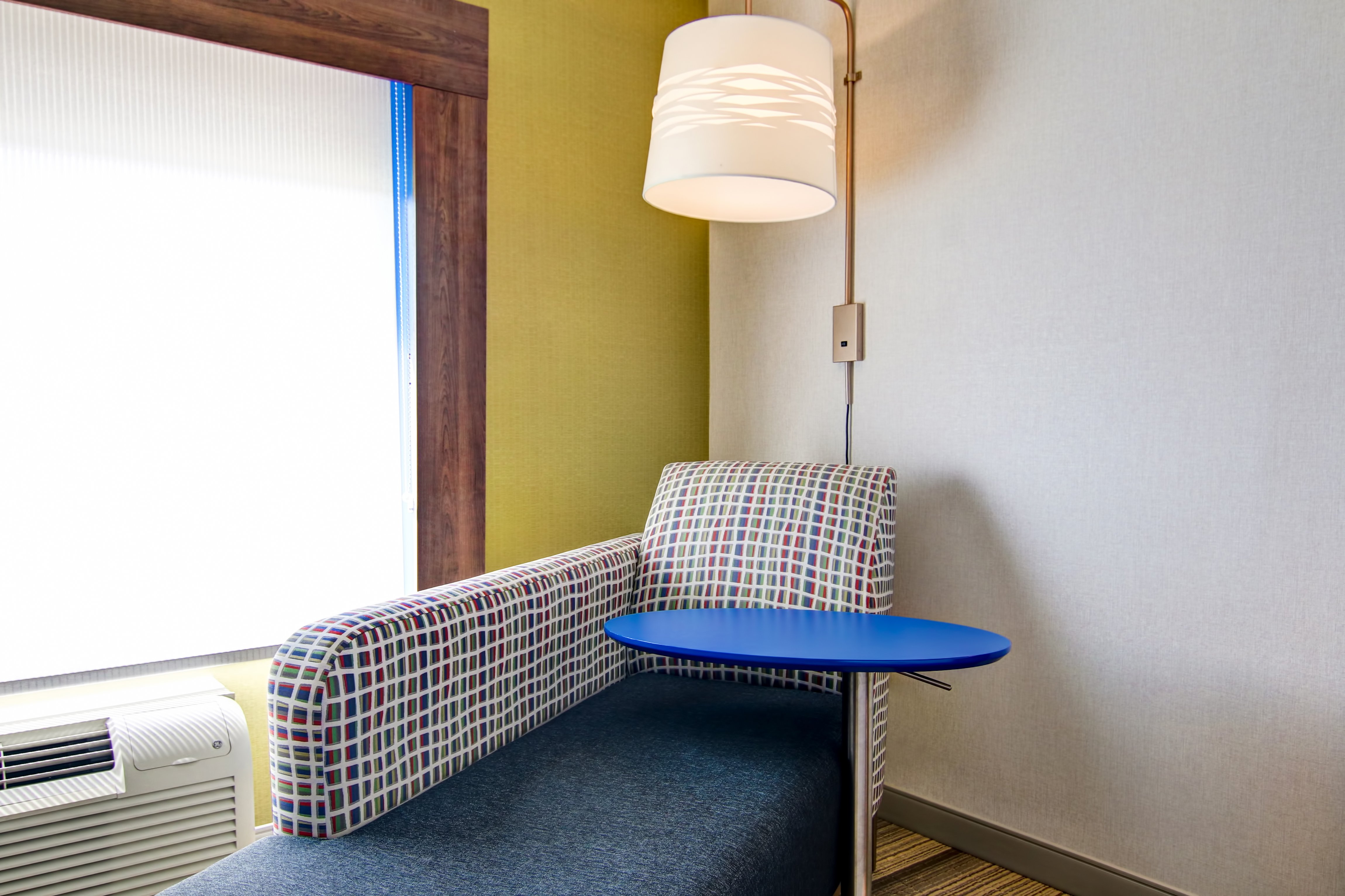 holiday inn express and suites toronto markham