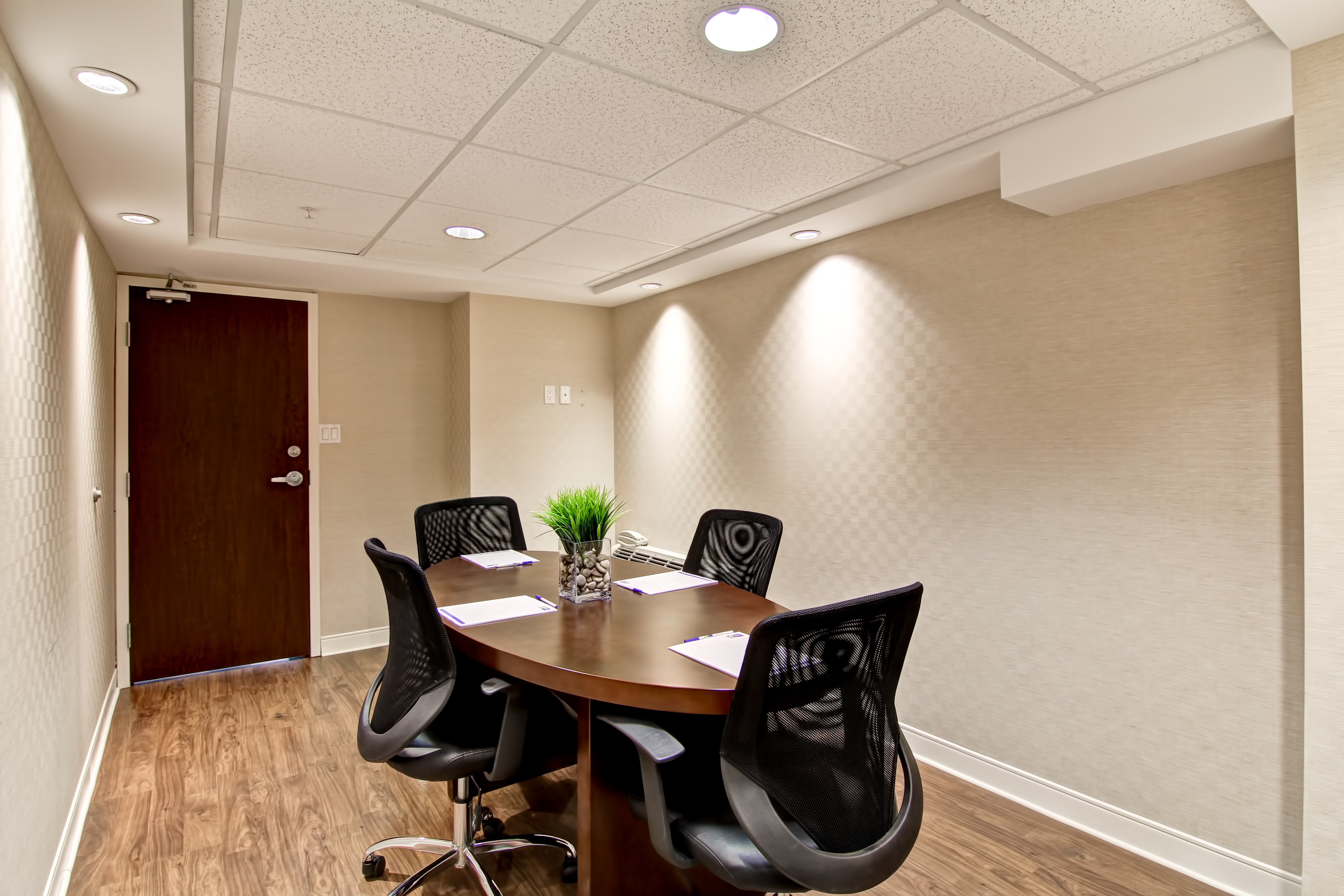 holiday inn express and suites toronto markham