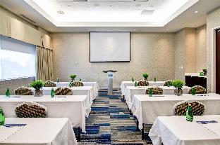 holiday inn express and suites toronto markham