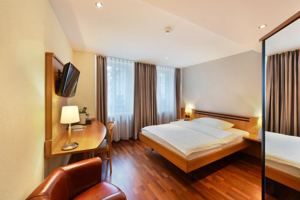 Hotel Engel,Basel>>Aarburg,3 star