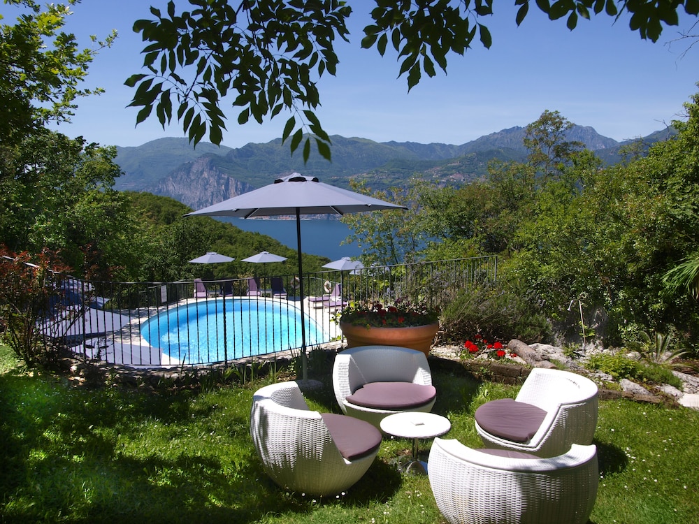 hotel querceto garda lake collection
