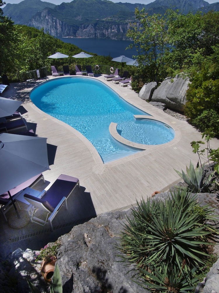hotel querceto garda lake collection