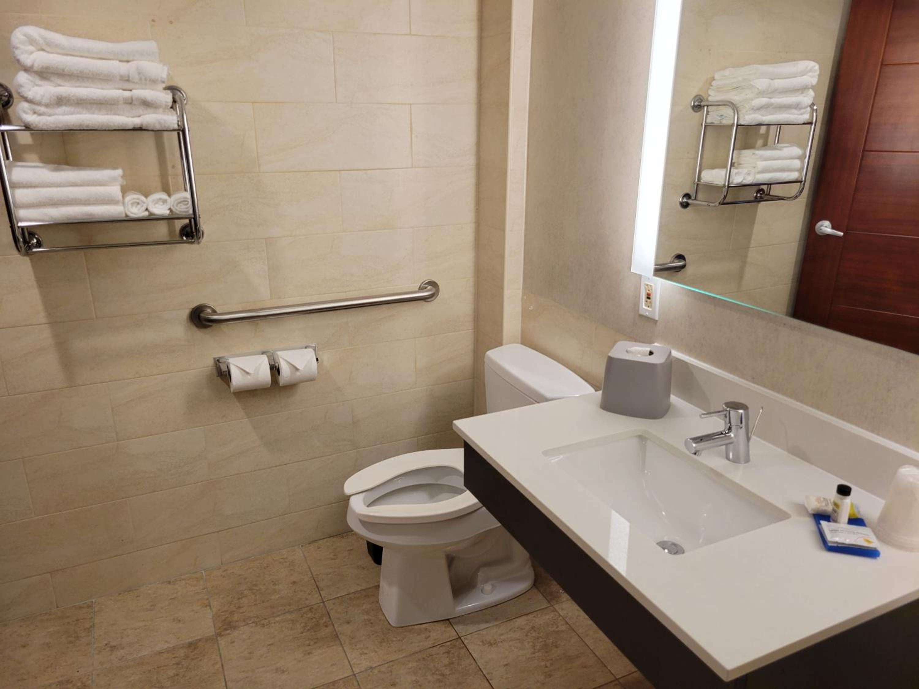 doubletree by hilton fairfield hotel and suites