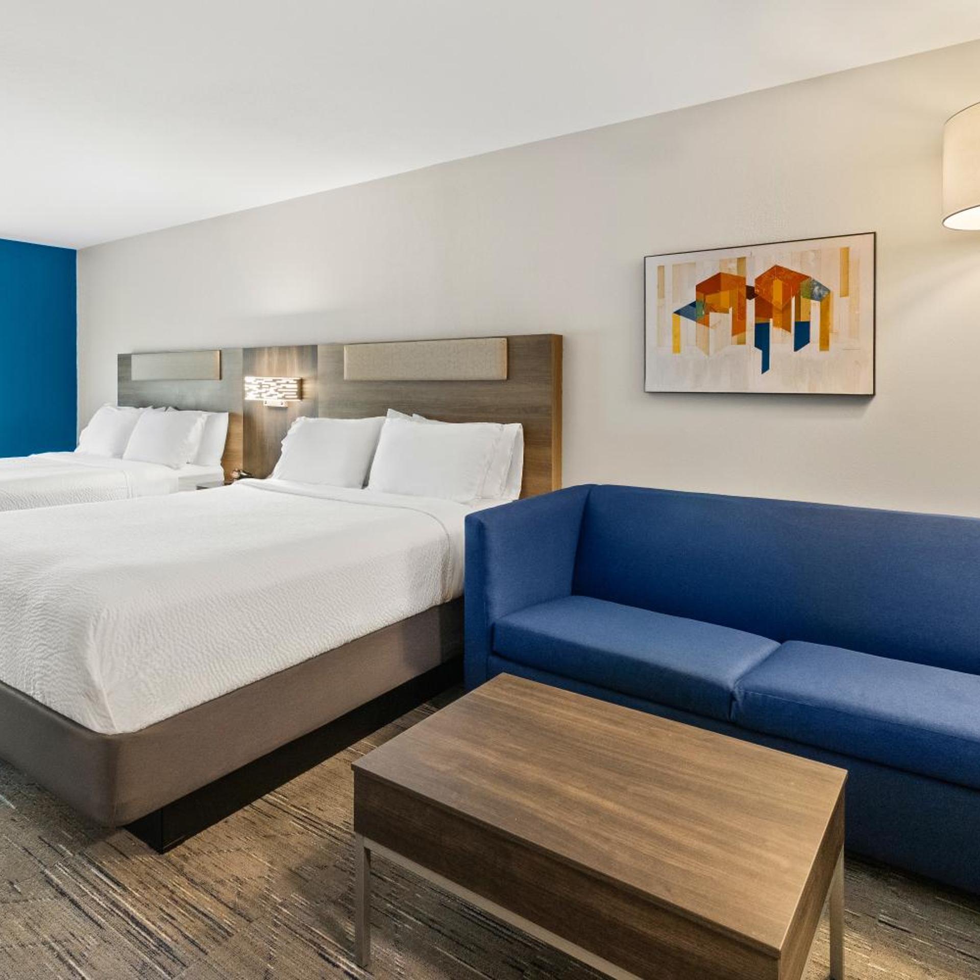 holiday inn express and suites fairmont by ihg