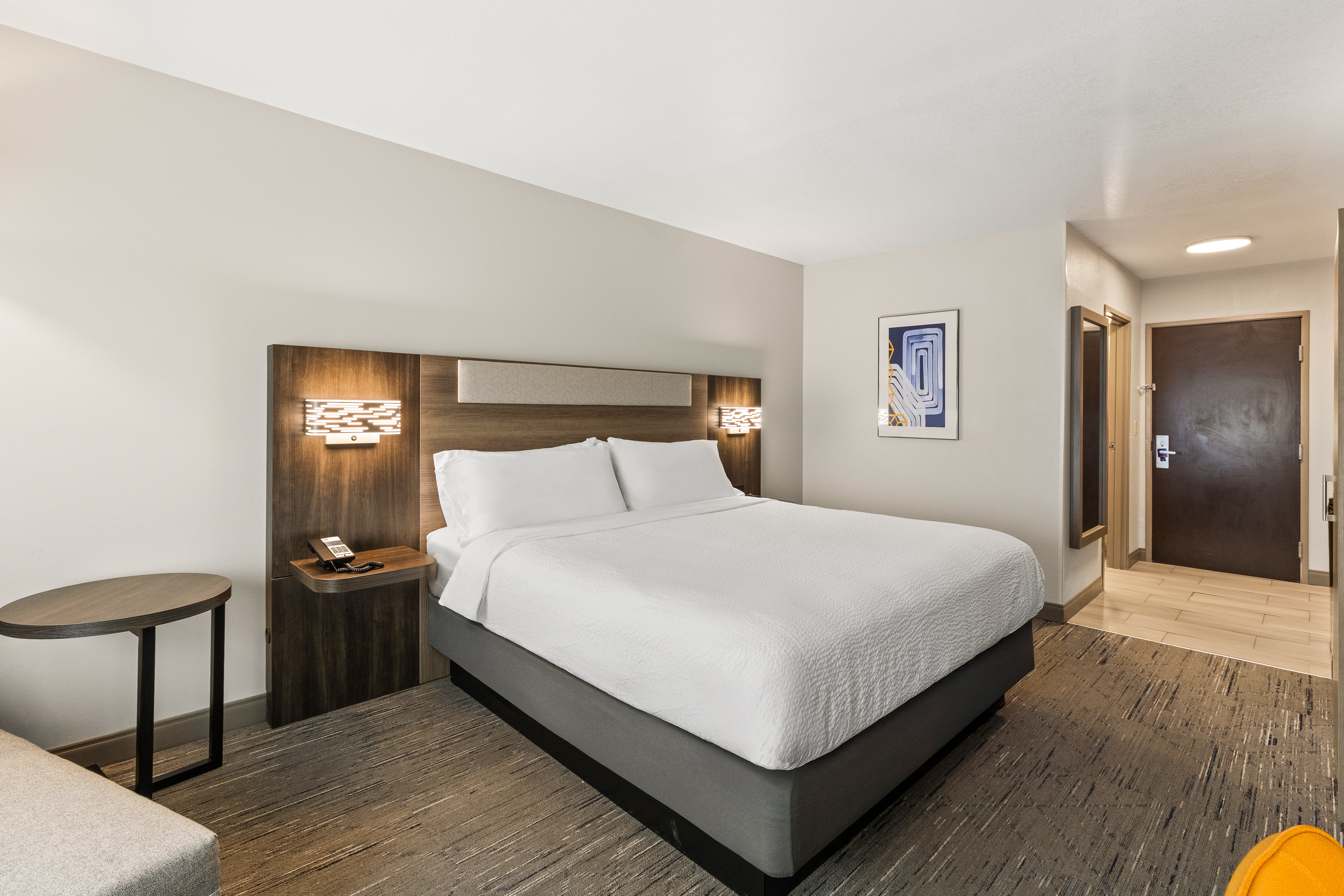 holiday inn express and suites fairmont by ihg