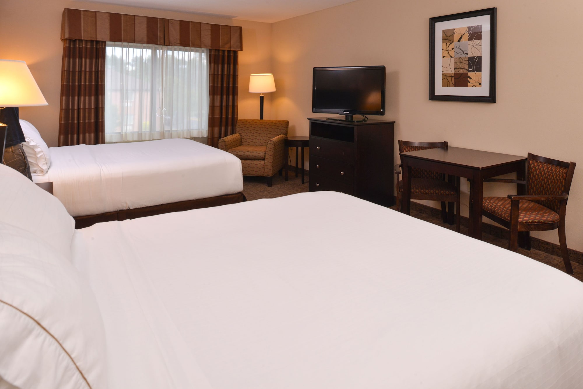 holiday inn express and suites fairmont by ihg