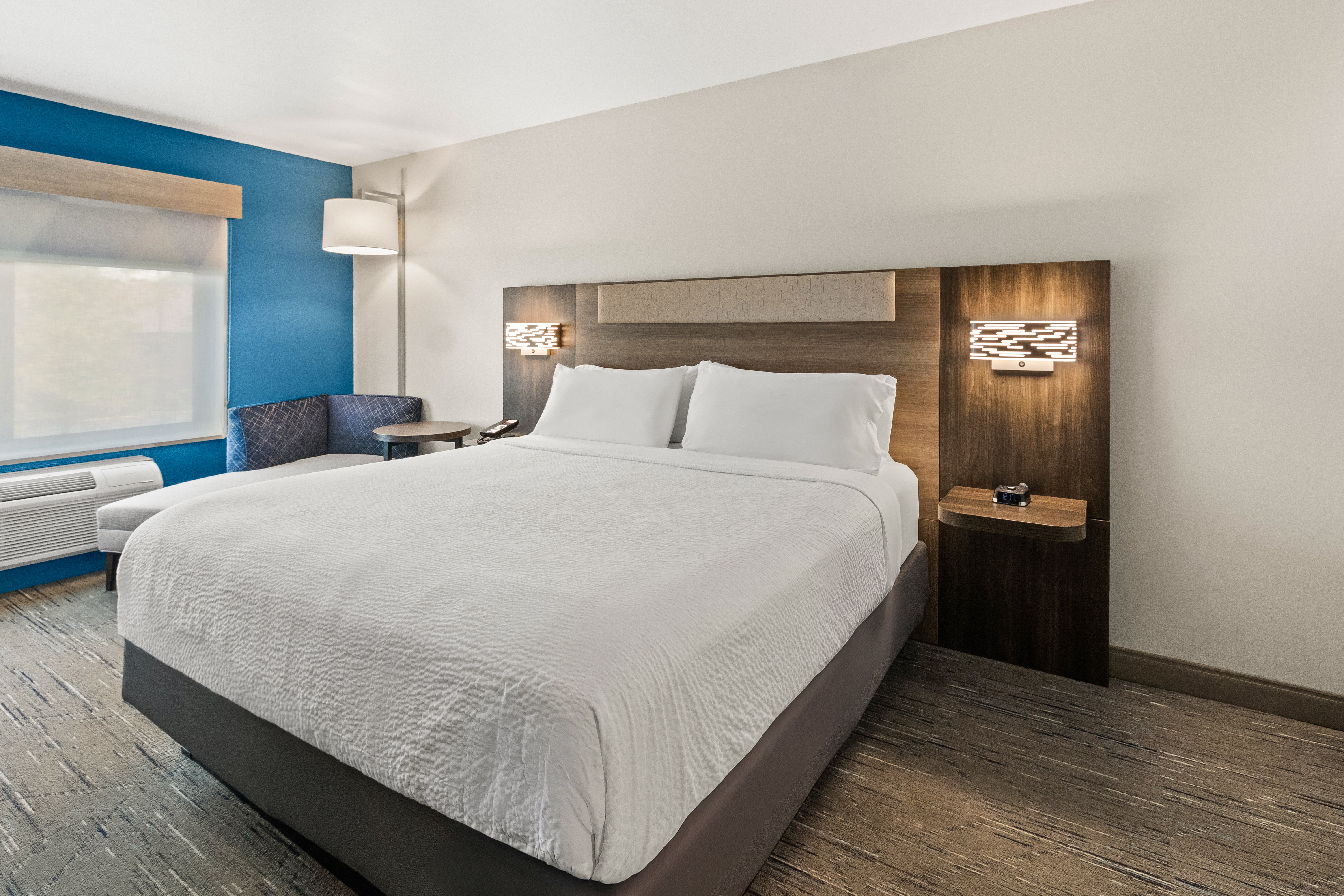 holiday inn express and suites fairmont by ihg