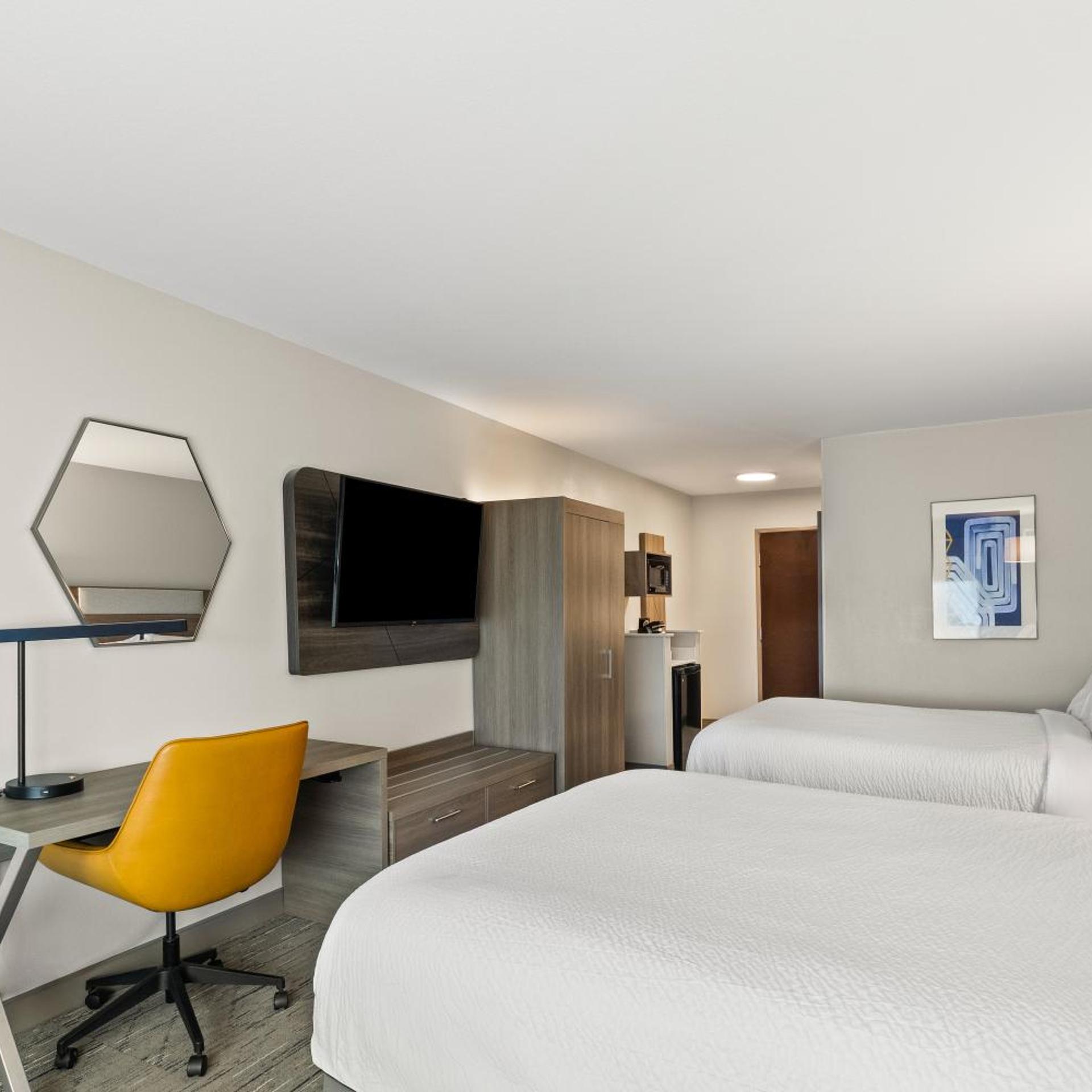 holiday inn express and suites fairmont by ihg