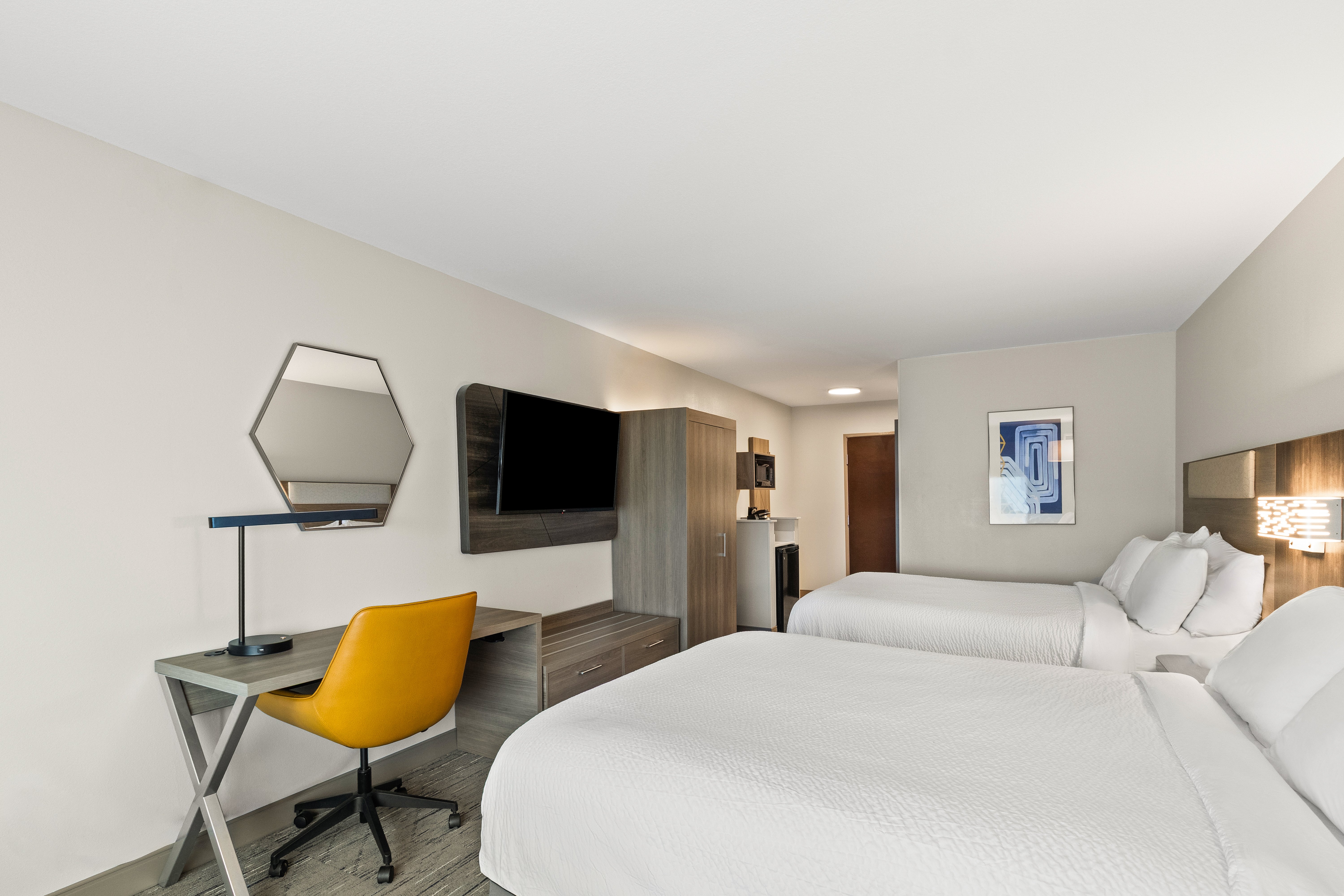 holiday inn express and suites fairmont by ihg