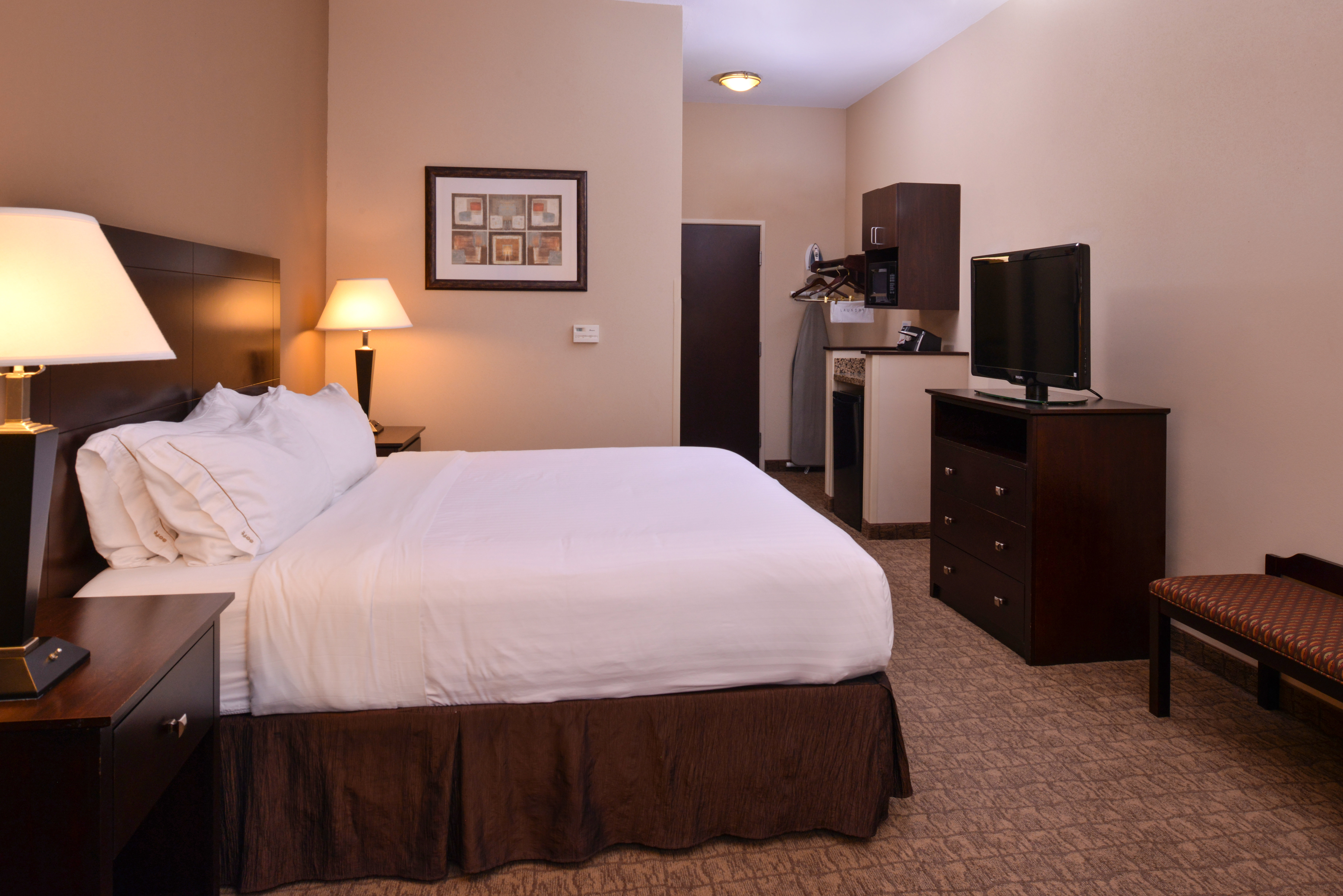 holiday inn express and suites fairmont by ihg
