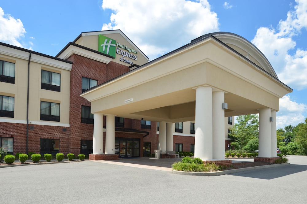 holiday inn express and suites fairmont by ihg