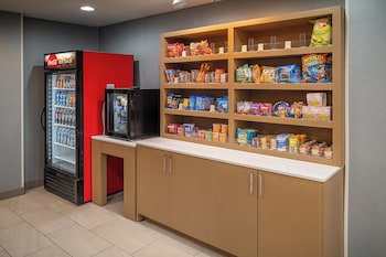 Holiday Inn Express And Suites Fairmont By Ihg,Fairmont>>Bridgeport,3 star