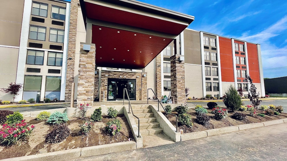 holiday inn express fall river north by ihg