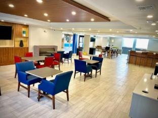holiday inn express fall river north by ihg