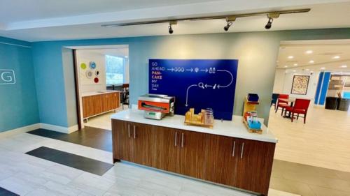 holiday inn express fall river north by ihg