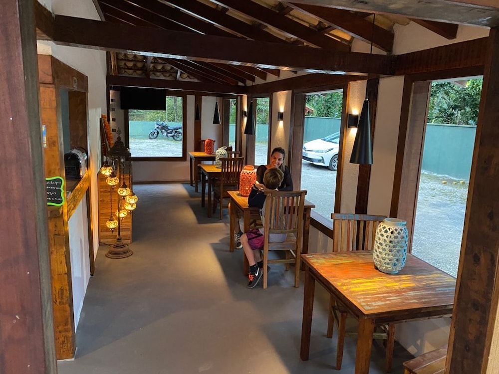 pousada tubes maresias