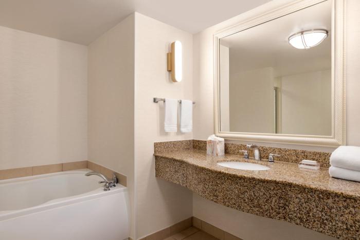 hilton garden inn fort myers airport fgcu