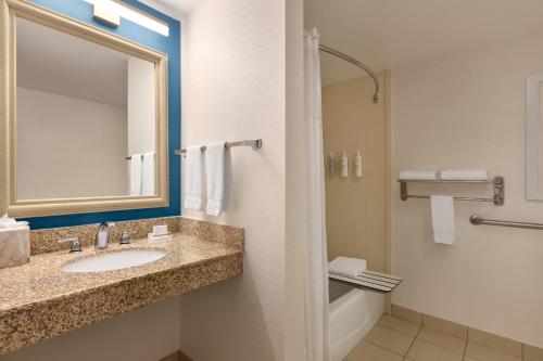 hilton garden inn fort myers airport fgcu