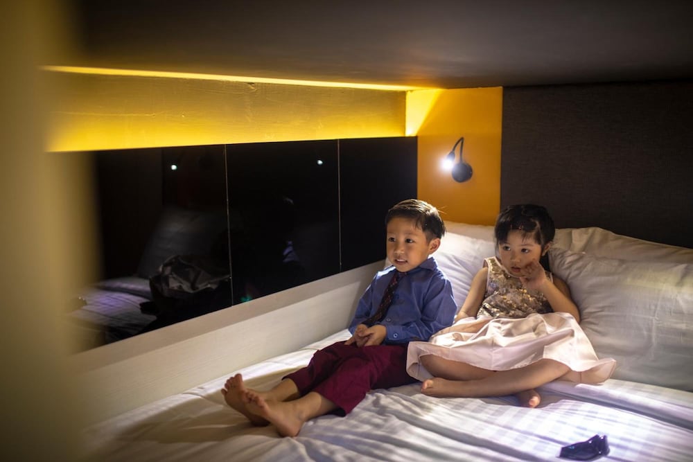 cube boutique capsule hotel chinatown