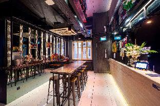 cube boutique capsule hotel chinatown