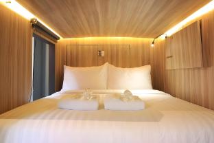 cube boutique capsule hotel chinatown