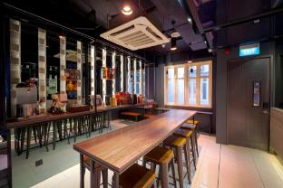 cube boutique capsule hotel chinatown