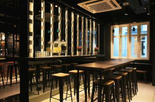 cube boutique capsule hotel chinatown
